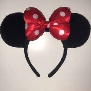 Minnie Mouse Red Polka Dot Bow from Disneyland
